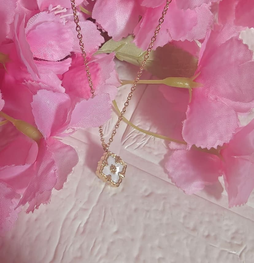 Reversible Neckchain